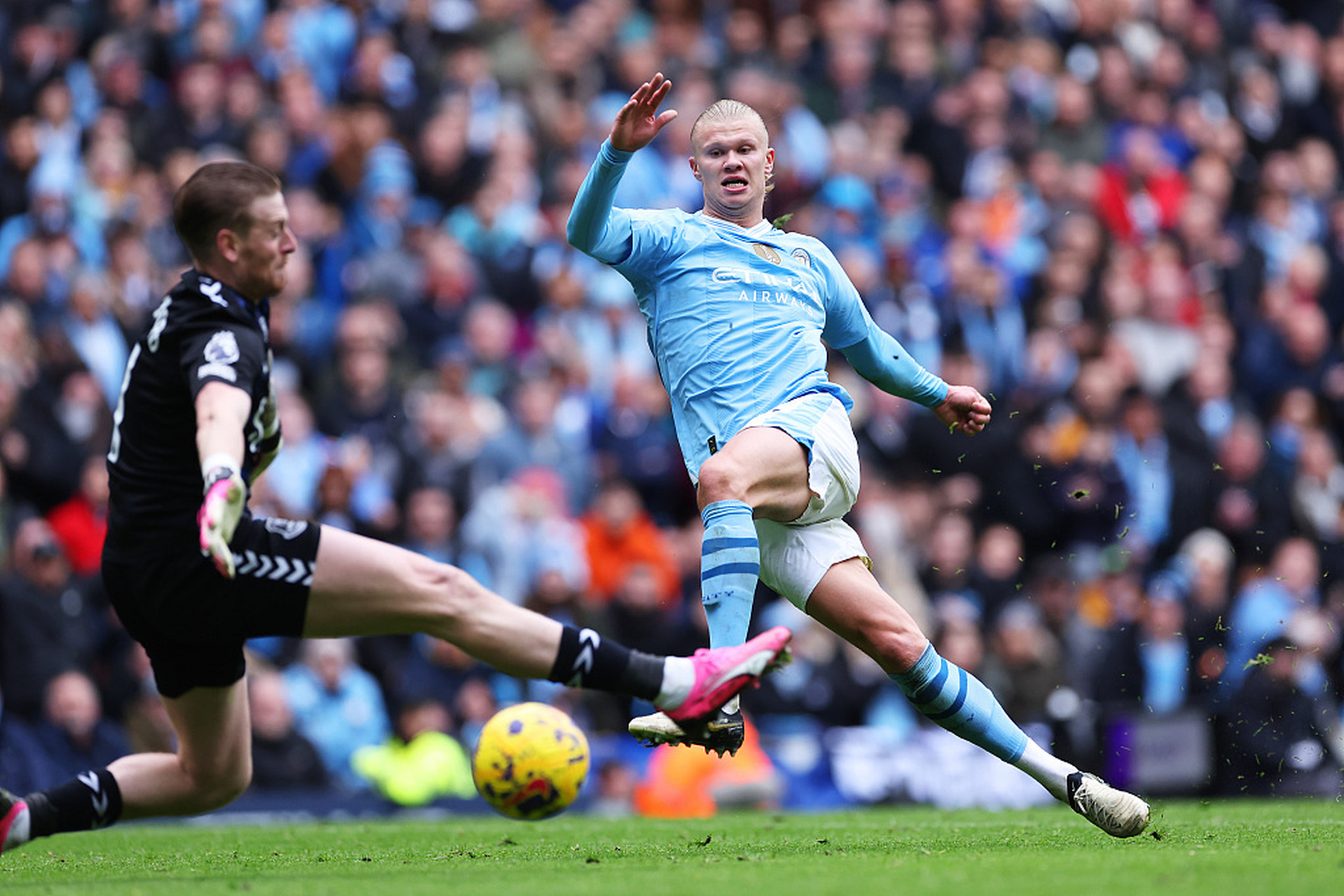 九游娱乐-哈兰德在塞尔维亚队比赛中战术调整，精彩发挥引发热议！的简单介绍