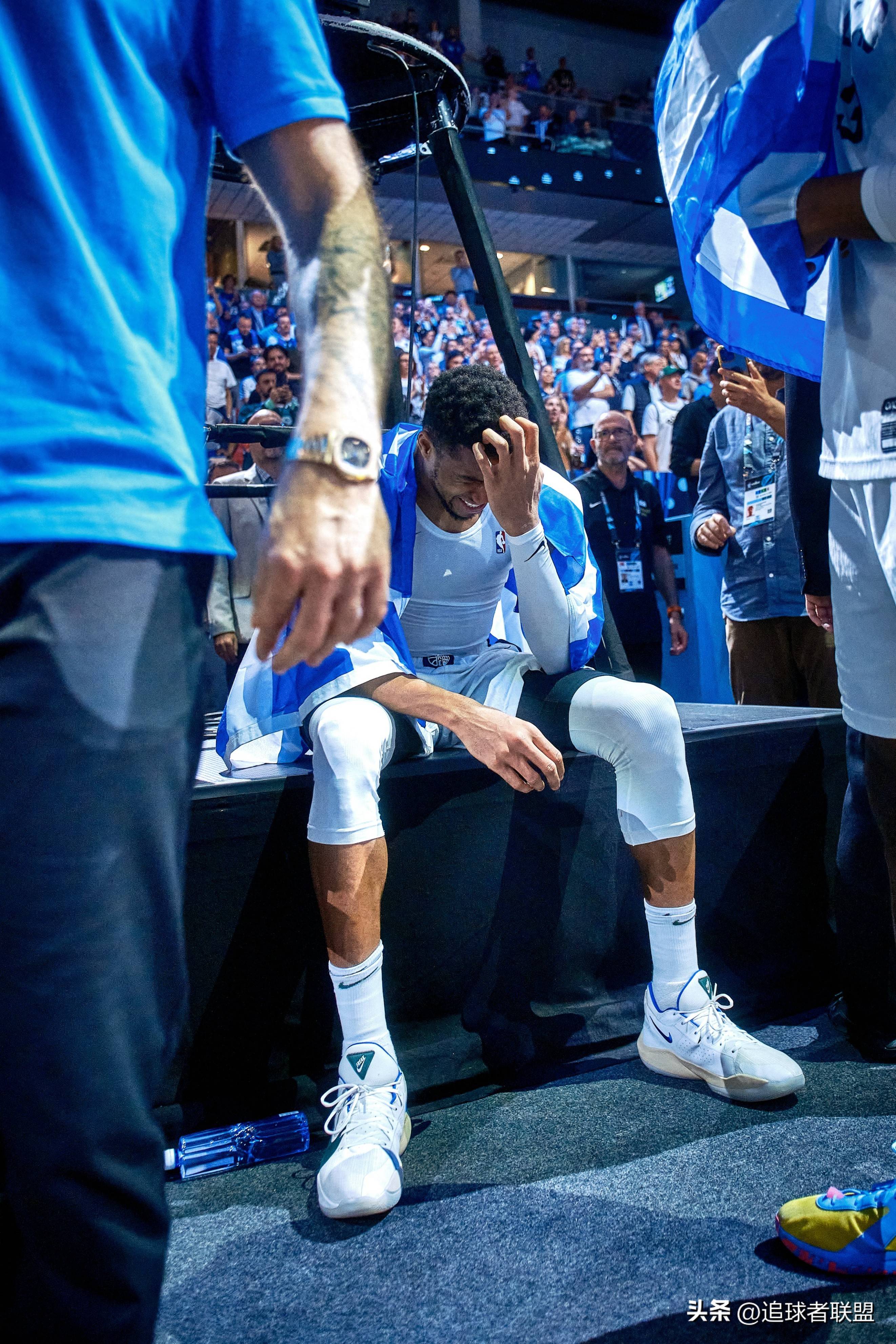 九游体育-字母哥连续十五场比赛得分超过势不可挡，雄鹿挑战极限！的简单介绍