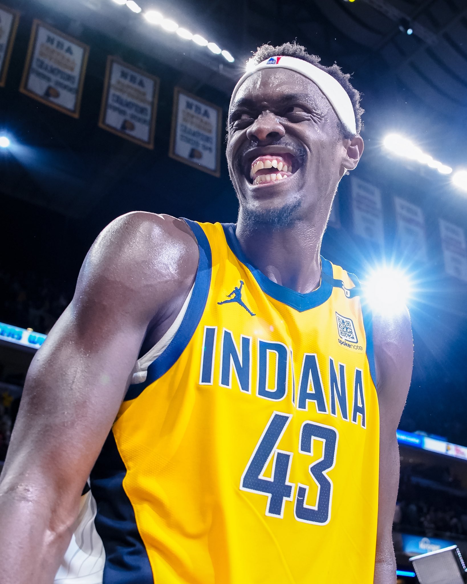 九游娱乐-关于西亚卡姆迎来十赛季高光表现，曼联球迷沸腾！的信息