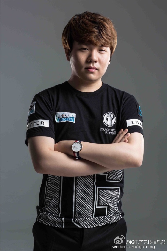 Rookie回归赛场，战术调整首场状态亮眼，中国队观众沸腾！的简单介绍